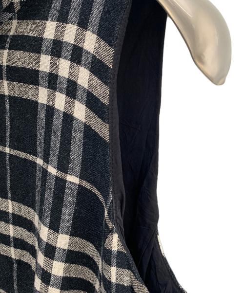 BURBERRY LONDON（バーバリーロンドン）BURBERRY LONDON (バーバリーロンドン) ノースリーブワンピース ホワイト×ブラック サイズ:Lの古着・服飾アイテム