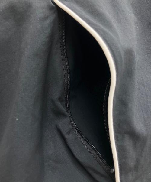 adidas（アディダス）adidas (アディダス) ナイロンジャケットback logo Flames ブラック サイズ:2XLの古着・服飾アイテム