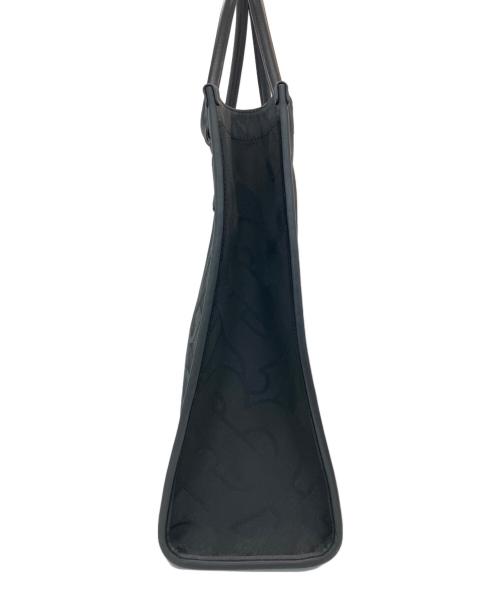 BURBERRY（バーバリー）BURBERRY (バーバリー) MONOGRAM RECYCLED POLYESTER JACQUARD TOTE ブラックの古着・服飾アイテム