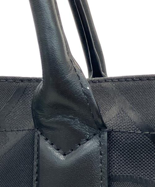 BURBERRY（バーバリー）BURBERRY (バーバリー) MONOGRAM RECYCLED POLYESTER JACQUARD TOTE ブラックの古着・服飾アイテム