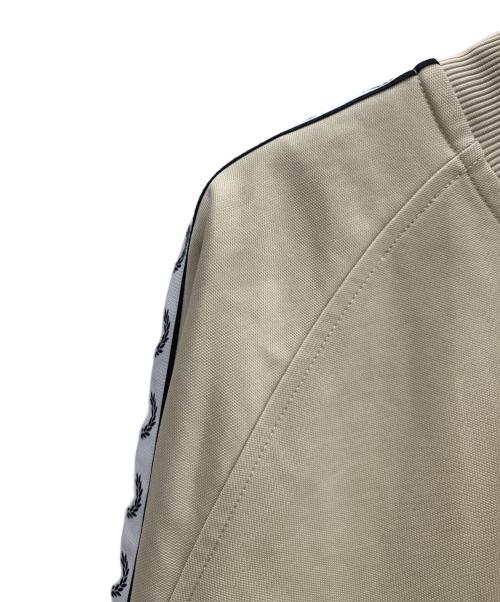FRED PERRY（フレッドペリー）FRED PERRY (フレッドペリー) トラックジャケット ベージュ サイズ:Ｍの古着・服飾アイテム