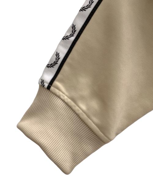 FRED PERRY（フレッドペリー）FRED PERRY (フレッドペリー) トラックジャケット ベージュ サイズ:Ｍの古着・服飾アイテム