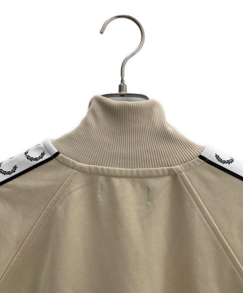 FRED PERRY（フレッドペリー）FRED PERRY (フレッドペリー) トラックジャケット ベージュ サイズ:Ｍの古着・服飾アイテム
