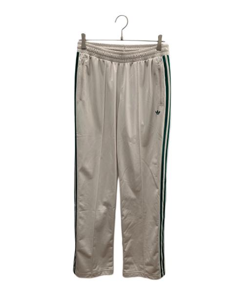 adidas（アディダス）adidas (アディダス) トラックパンツ ベージュ×グリーン サイズ:Ｍ 未使用品の古着・服飾アイテム