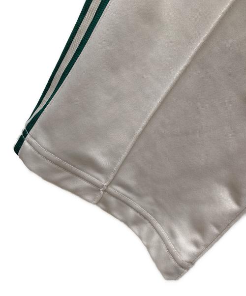 adidas（アディダス）adidas (アディダス) トラックパンツ ベージュ×グリーン サイズ:Ｍ 未使用品の古着・服飾アイテム