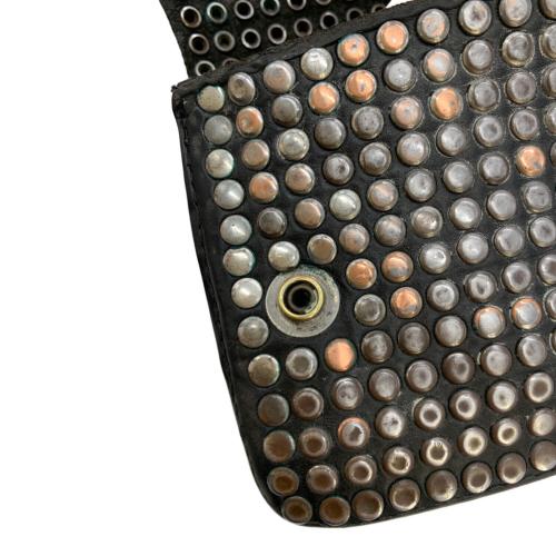 htc（エイチティーシー）htc (エイチティーシー) スタッズウォレット ブラックの古着・服飾アイテム