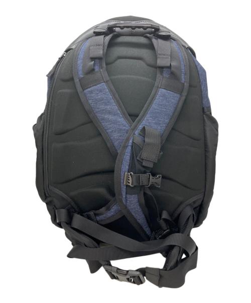 OAKLEY（オークリー）OAKLEY (オークリー) キッチンシンクバックパック ブラック×ネイビーの古着・服飾アイテム