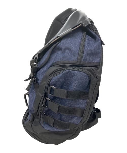 OAKLEY（オークリー）OAKLEY (オークリー) キッチンシンクバックパック ブラック×ネイビーの古着・服飾アイテム