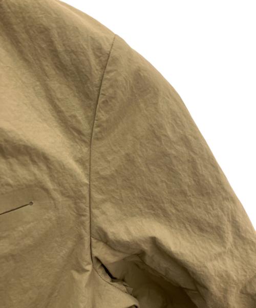 DESCENTE（デサント）DESCENTE (デサント) ナイロンテーラードジャケット カーキ サイズ:Ｓの古着・服飾アイテム
