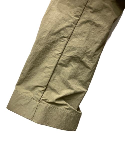 DESCENTE（デサント）DESCENTE (デサント) ナイロンテーラードジャケット カーキ サイズ:Ｓの古着・服飾アイテム