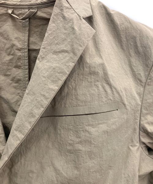 DESCENTE（デサント）DESCENTE (デサント) ナイロンテーラードジャケット カーキ サイズ:Ｓの古着・服飾アイテム