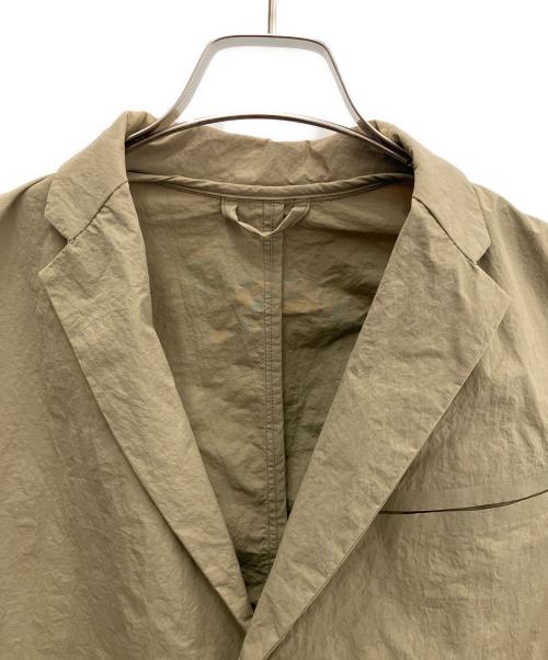 DESCENTE（デサント）DESCENTE (デサント) ナイロンテーラードジャケット カーキ サイズ:Ｓの古着・服飾アイテム