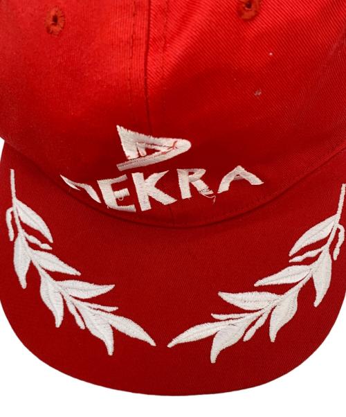 DEKRA（デクラ）DEKRA (デクラ) キャップ レッドの古着・服飾アイテム