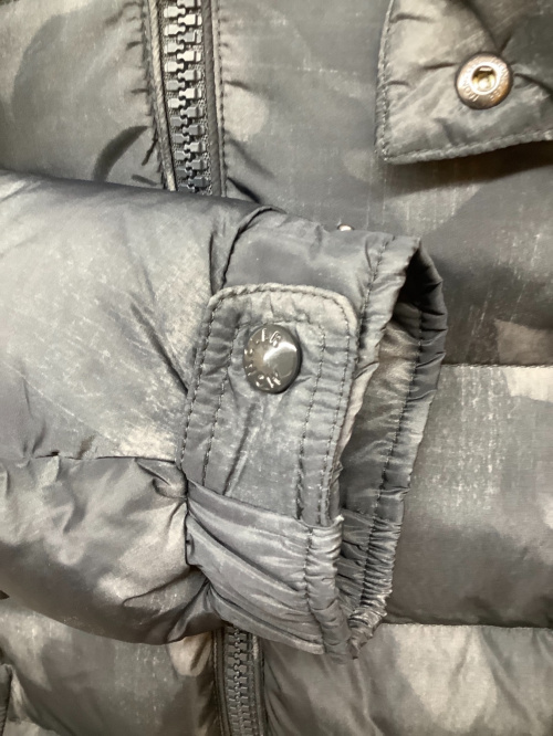 MONCLER（モンクレール）MONCLER (モンクレール) ダウンジャケット グレー サイズ:1の古着・服飾アイテム