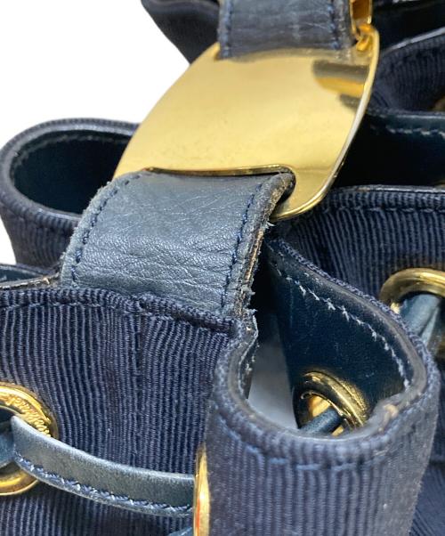 Salvatore Ferragamo（サルヴァトーレ フェラガモ）Salvatore Ferragamo (サルヴァトーレ フェラガモ) 巾着ショルダーバッグ ネイビーの古着・服飾アイテム