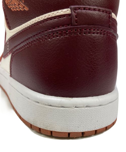 NIKE（ナイキ）NIKE (ナイキ) WMNS AIR JORDAN 1 MID ブラウン×ホワイト サイズ:US9.5の古着・服飾アイテム