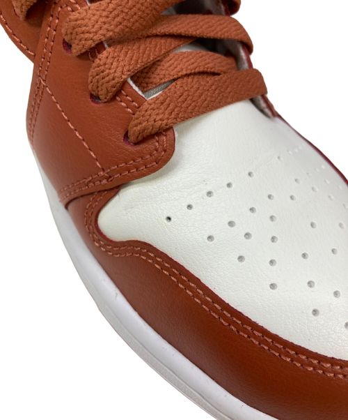 NIKE（ナイキ）NIKE (ナイキ) WMNS AIR JORDAN 1 MID ブラウン×ホワイト サイズ:US9.5の古着・服飾アイテム