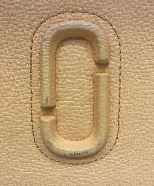 MARC JACOBS（マークジェイコブズ）MARC JACOBS (マークジェイコブス) SHUTTER CROSSBODY（シャッター クロスボディ） イエローの古着・服飾アイテム