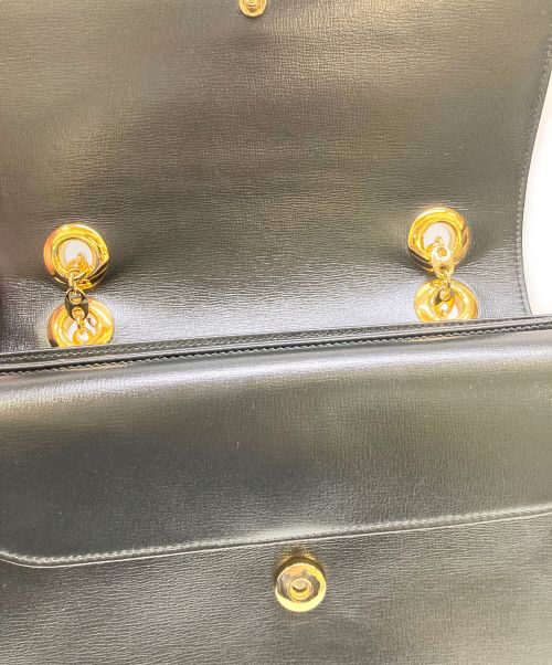 GUCCI（グッチ）GUCCI (グッチ) チェーンショルダーバッグ マリーナ ブラック×ゴールドの古着・服飾アイテム