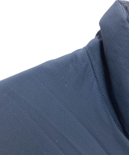 ARC'TERYX（アークテリクス）ARC'TERYX (アークテリクス) Atom LT Vest ネイビー×レッド サイズ:Mの古着・服飾アイテム