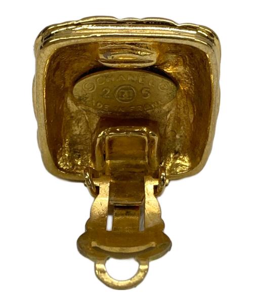 CHANEL（シャネル）CHANEL (シャネル) ココマークマトラッセイヤリング ゴールドカラーの古着・服飾アイテム