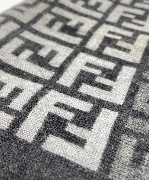 FENDI（フェンディ）FENDI (フェンディ) ズッキーノウールマフラー グレー×ブラックの古着・服飾アイテム