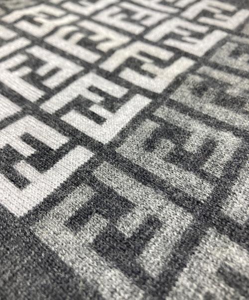 FENDI（フェンディ）FENDI (フェンディ) ズッキーノウールマフラー グレー×ブラックの古着・服飾アイテム