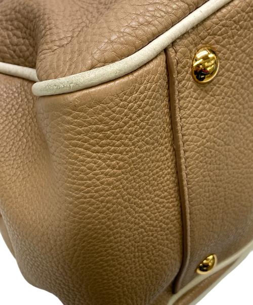 MIU MIU（ミュウミュウ）MIU MIU (ミュウミュウ) レザーハンドバッグ ベージュの古着・服飾アイテム