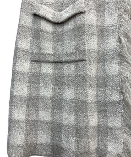 ARMANI COLLEZIONI（アルマーニ コレツィオーニ）ARMANI COLLEZIONI (アルマーニ コレツィオーニ) カーディガン ホワイト×グレー サイズ:SIZE 42の古着・服飾アイテム