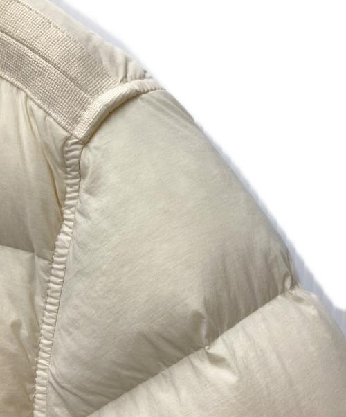 STONE ISLAND（ストーンアイランド）STONE ISLAND (ストーンアイランド) SEAMLESS TUNNEL NYLON DOWN ベージュ サイズ:Sの古着・服飾アイテム