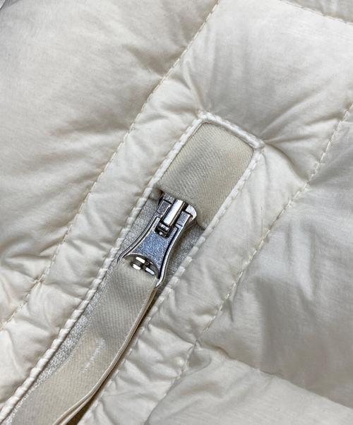 STONE ISLAND（ストーンアイランド）STONE ISLAND (ストーンアイランド) SEAMLESS TUNNEL NYLON DOWN ベージュ サイズ:Sの古着・服飾アイテム