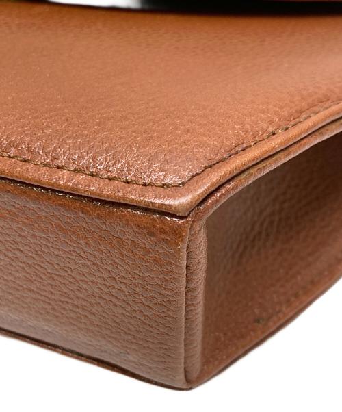 Yves Saint Laurent（イヴサンローラン）Yves Saint Laurent (イヴサンローラン) トライアングルロゴプレートショルダーバッグ ブラウンの古着・服飾アイテム