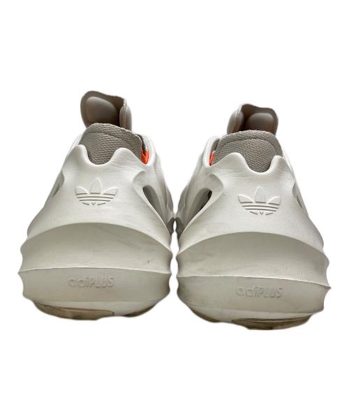 adidas（アディダス）adidas (アディダス) スニーカー AdiFOM Q ホワイト サイズ:US 9の古着・服飾アイテム