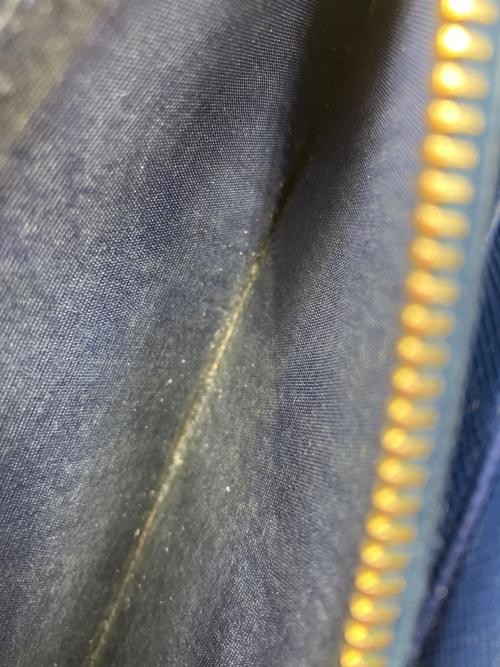 PRADA（プラダ）PRADA (プラダ) L字ファスナー長財布 ブルーの古着・服飾アイテム