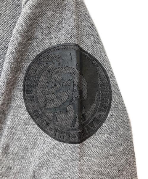 DIESEL（ディーゼル）DIESEL (ディーゼル) ロゴパッチポロシャツ グレー サイズ:Mの古着・服飾アイテム