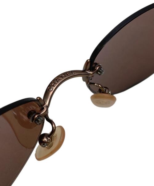 CHANEL（シャネル）CHANEL (シャネル) リムレスココマークサングラス ピンク×ブラウン サイズ:53□19 130の古着・服飾アイテム