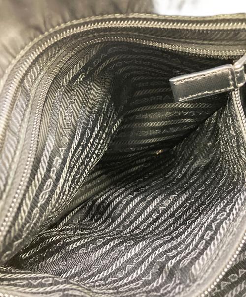 PRADA（プラダ）PRADA (プラダ) ナイロンショルダーバッグ ブラックの古着・服飾アイテム