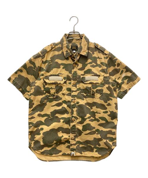 A BATHING APE（アベイシングエイプ）A BATHING APE (ア ベイシング エイプ) 半袖ミリタリーシャツ ベージュ×カーキ サイズ:Mの古着・服飾アイテム