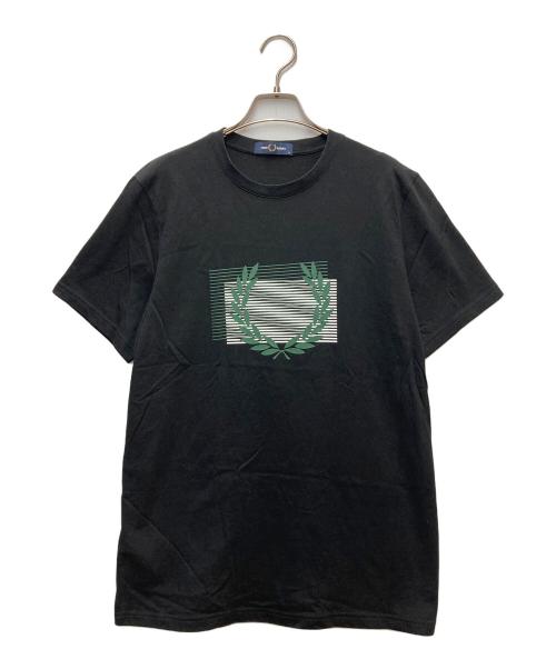 FRED PERRY（フレッドペリー）FRED PERRY (フレッドペリー) Glitched Graphic S/S Tee ブラック サイズ:Mの古着・服飾アイテム