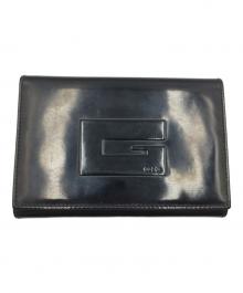 GUCCI（グッチ）の古着「エンボスGロゴ3つ折り財布」｜ブラック