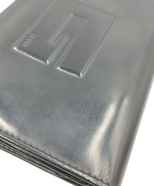 GUCCI（グッチ）GUCCI (グッチ) エンボスGロゴ3つ折り財布 ブラックの古着・服飾アイテム