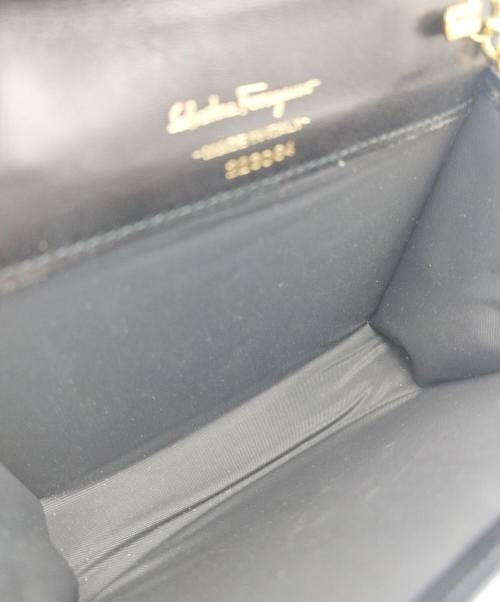 Salvatore Ferragamo（サルヴァトーレ フェラガモ）Salvatore Ferragamo (サルヴァトーレ フェラガモ) チェーンショルダーミニバッグ ブラックの古着・服飾アイテム