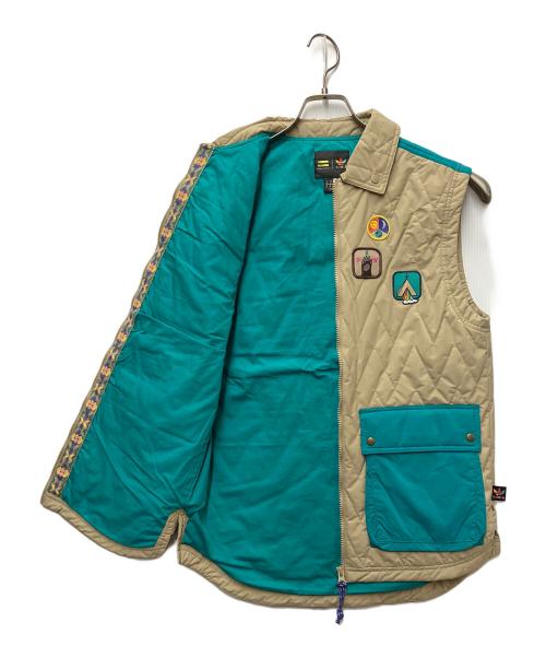 adidas Originals（アディダスオリジナル）adidas Originals (アディダスオリジナル) Pharrell Wiliams (ファレルウィリアムス) キルティングナイロンベスト ベージュ×グリーン サイズ:J XSの古着・服飾アイテム