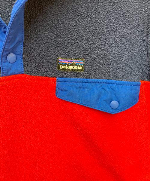 Patagonia（パタゴニア）Patagonia (パタゴニア) フリースジャケット レッド×ネイビー サイズ:Mの古着・服飾アイテム