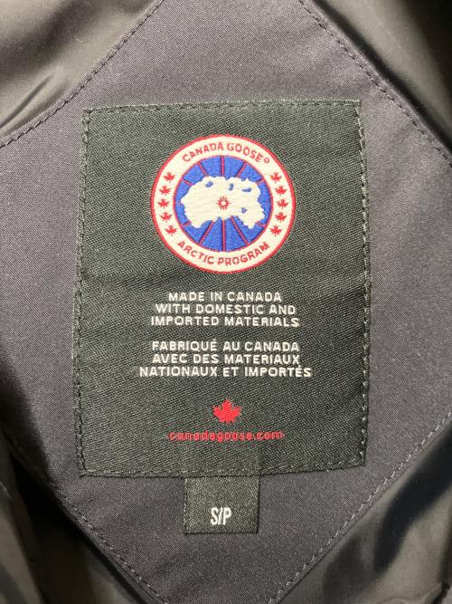 CANADA GOOSE（カナダグース）CANADA GOOSE (カナダグース) ダウンコート　Mackenzie Parka Heritage ネイビー サイズ:SIZE Sの古着・服飾アイテム