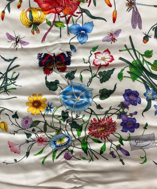 GUCCI（グッチ）GUCCI (グッチ) シルクスカーフ ベージュの古着・服飾アイテム