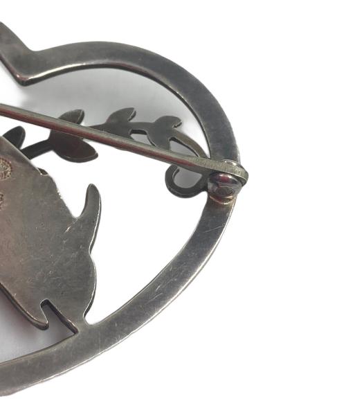 Georg Jensen（ジョージジェンセン）Georg Jensen (ジョージジェンセン) Leaping Dolphin Heart Broochの古着・服飾アイテム