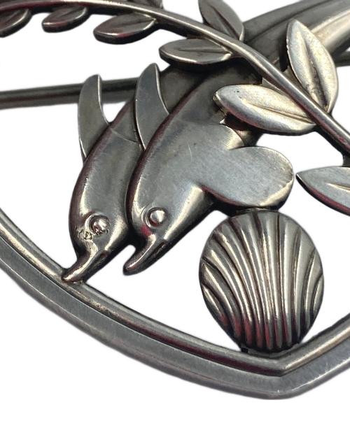 Georg Jensen（ジョージジェンセン）Georg Jensen (ジョージジェンセン) Leaping Dolphin Heart Broochの古着・服飾アイテム