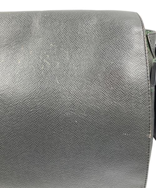 LOUIS VUITTON（ルイ ヴィトン）LOUIS VUITTON (ルイ ヴィトン) タイガ ヴィクトール グリーンの古着・服飾アイテム