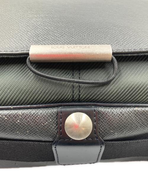 LOUIS VUITTON（ルイ ヴィトン）LOUIS VUITTON (ルイ ヴィトン) タイガ ヴィクトール グリーンの古着・服飾アイテム